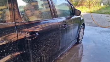 HottPussy118 Exposes Her Stunning Assets at the Car Wash