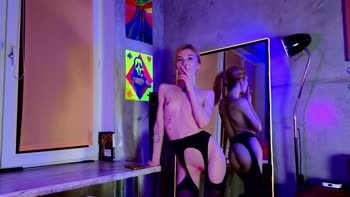 Izi_fox's Enchanting Redhead Solo in Virtual Reality: Squirt Show