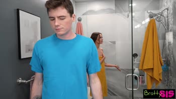 Nikki Nicole Devours Stepbro Jodie Johnson's Thick Rod in Steamy Shower BJ