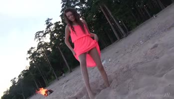 Lucy's Sultry Sunset Solo