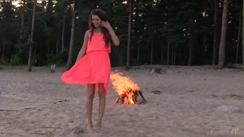 Lucy's Sultry Sunset Solo