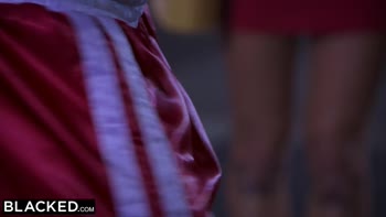 Riley Reid's Anal Orgasm Fiesta with Two BBC Bulls