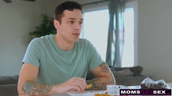 No Looking At Stepmommy - S19:E4