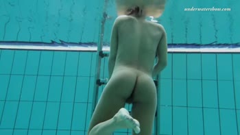 Neon Babe Zlata's Underwater Big Tit Spectacle