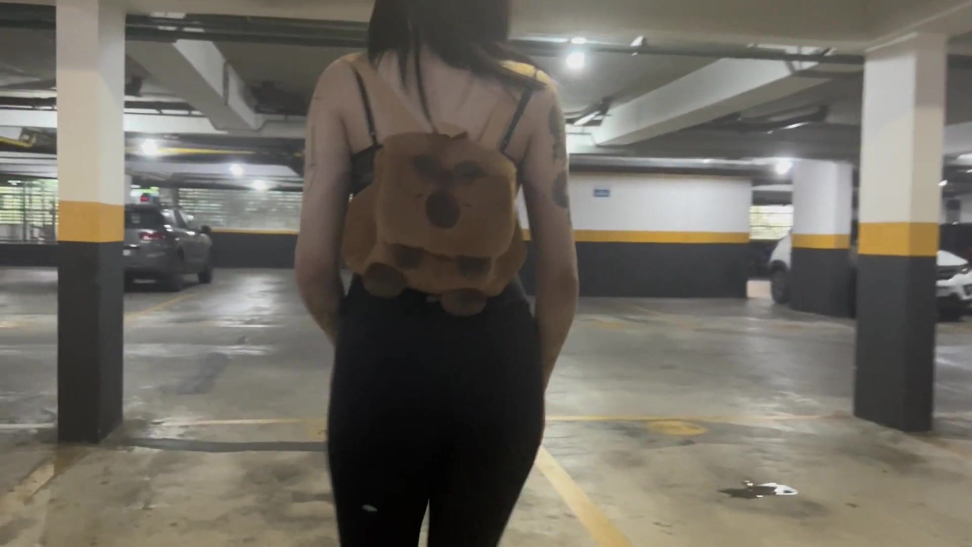 BIG ASS STEP DAUGHTER THANKING HIS DADDY GIFT Ft. QroZne
