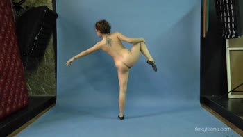 Mila's Tight Body in Perfect Acrobatic Form