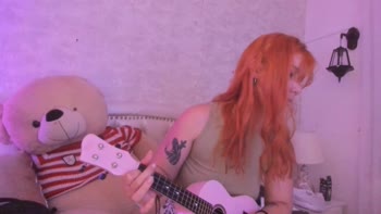 MeryLust's Redhead Rendezvous: Nerdy Latina Rocks Ukulele & Big Bubble Butt