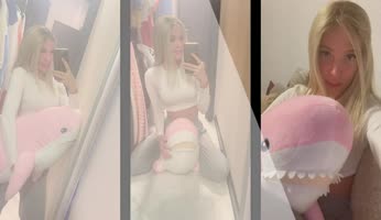 MikkixMeow's Sizzling Solo: Behind the Scenes of BlushMikki