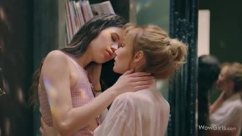 Evelin Elle & Kelly Collins: Russian Lesbian Passion