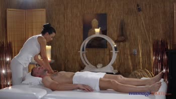 Shalina Devine's Oily Bliss: Romanian MILF Delivers Sizzling Massage Sex