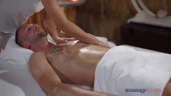 Shalina Devine's Oily Bliss: Romanian MILF Delivers Sizzling Massage Sex