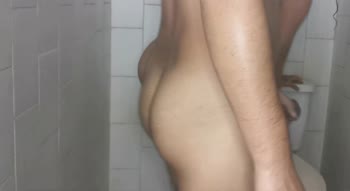 Step Sis Skinnyprety Gets Creampied in the Bathroom