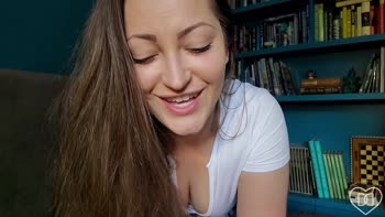 Dani Daniels' Virtual Tutor Seduces Your Eyes