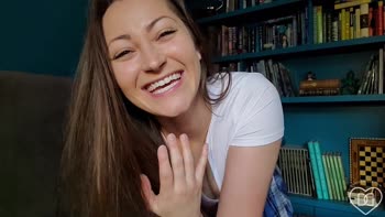 Dani Daniels' Virtual Tutor Seduces Your Eyes