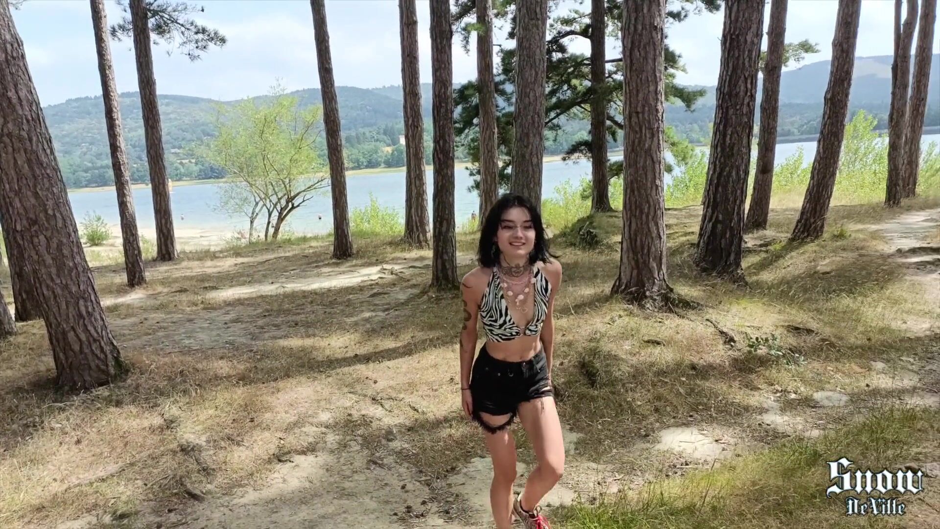 Horny Goth Girl Gets her Pussy Destroyed outside in Nature