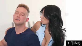 Cami Strella's Sizzling Seduction: A Cumming Good Time for Van Wylde