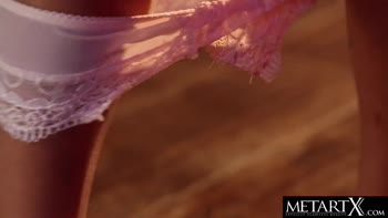 Carolina Sweets' Sultry Kitchen Quickie: Fingering Her Juicy Pussy