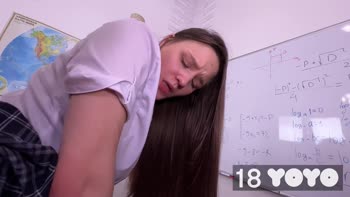 Petite Teacher 18_yoyo's Sizzling College Tryst