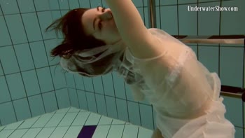 Andrea's Underwater Wonderland: A Teen (18+) Babe's Water Show