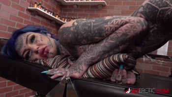 Amber's Tattooed Ass & Steamy Sex