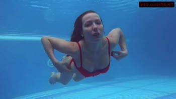 Lina Mercury & Mia Ferrari's Sizzling Underwater Seduction