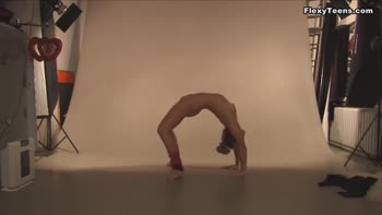 Mashka Pizdaletova's Flexible Beauty: Fit Gymnast Shows Off Saggy Tits & Stunning Body