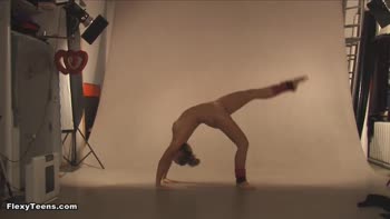 Mashka Pizdaletova's Flexible Beauty: Fit Gymnast Shows Off Saggy Tits & Stunning Body