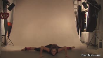 Mashka Pizdaletova's Flexible Beauty: Fit Gymnast Shows Off Saggy Tits & Stunning Body