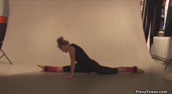 Mashka Pizdaletova's Flexible Beauty: Fit Gymnast Shows Off Saggy Tits & Stunning Body