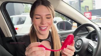 Dani Ortiz's Vibration Obsession: Colombia Cutie Masturbates in High-Def