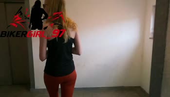 Bikergirl_97's Public Strip Show Ends in a Steamy Facial