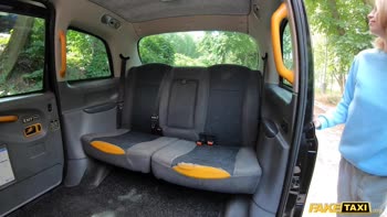 pussy - Molly Devon's Fast and Furious Ride in Fake Taxi