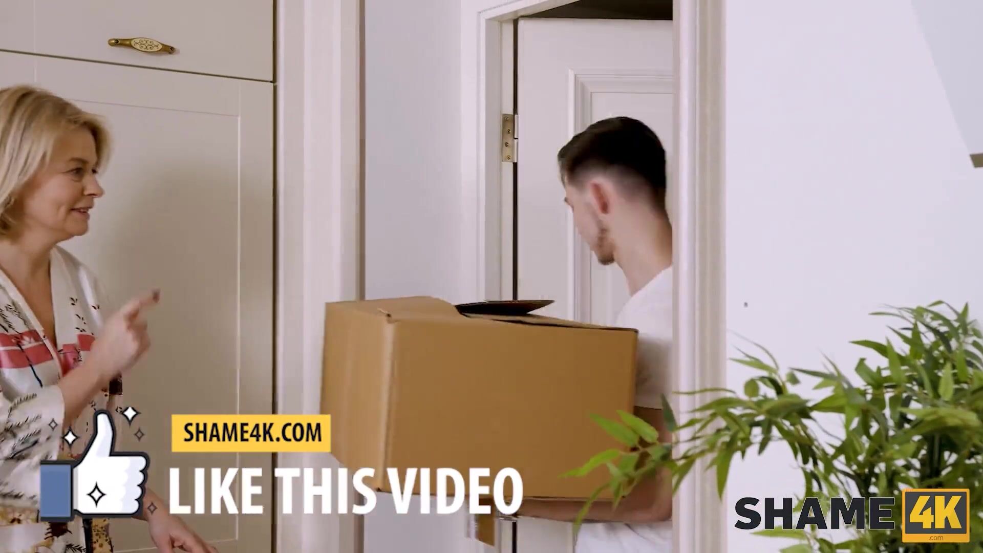SHAME4K. Stud doesnt blow a chance to have sex with MILF in the kitchen