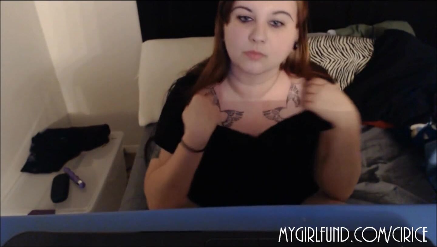 Alt Pawg Shakes Ass and Cums