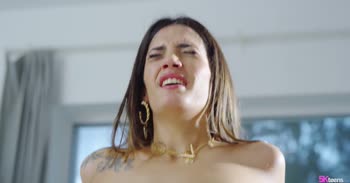 Penelope Cross Teases Alberto Blanco's Cock in Steamy 5K Blowjob
