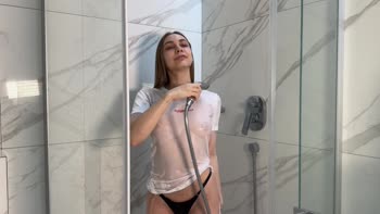 HellooooKiki - Kiki's Wet & Wild Try-On: See-Thru T-Shirts Exposed