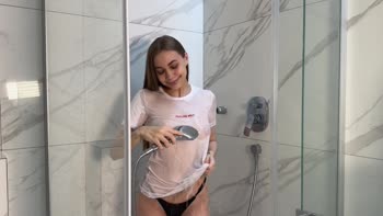 HellooooKiki - Kiki's Wet & Wild Try-On: See-Thru T-Shirts Exposed