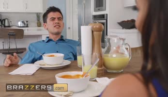 Stepmom Luna Star's Homemade Soup & Her Pussy: A Delicious Lunch For Jordi ENP
