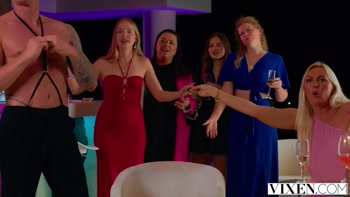 Margo Von Teese Steals The Show At A Bachelor Bash