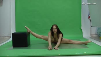 Nicol Smith's Petite Flexibility Unleashed