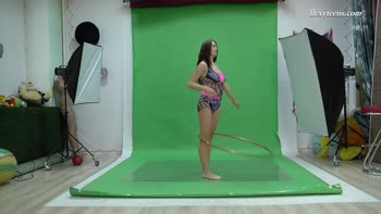 Nicol Smith's Petite Flexibility Unleashed