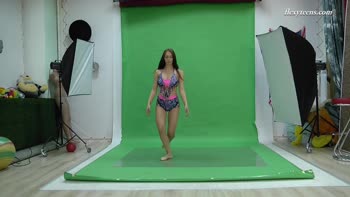 Nicol Smith's Petite Flexibility Unleashed
