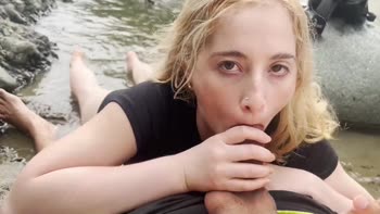 Ashleysoy's Wild Outdoor Blowjob in 4K