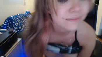 Daaniqr's Sensual Latina POV Blowjob