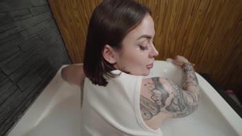 SonyaXMark's Squirting Foam Party: Huge Ass & Natural Boobs