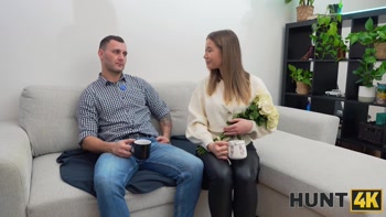 HUNT4K. Just a flower bouquet and Amalia Davis suck your cock!