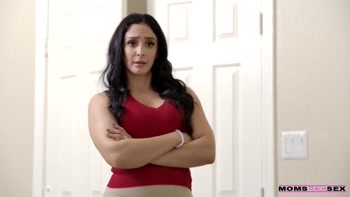 Stepmom Needs the Cum - S16:e2