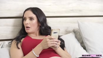 Stepmom Needs the Cum - S16:e2