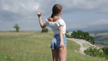 Stunning Teen (18+) Unleashes Sensual Outdoor Bliss