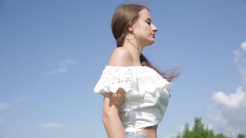 Stunning Teen (18+) Unleashes Sensual Outdoor Bliss